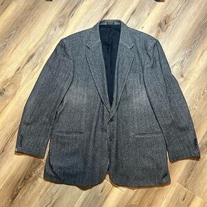 Gray tweed Hasting and Smith sport coats. Black satin lining. 2 buttons.